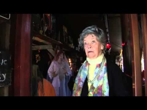 The Conjuring - 'The Real Lorraine Warren' Featurette - Official Warner Bros. UK